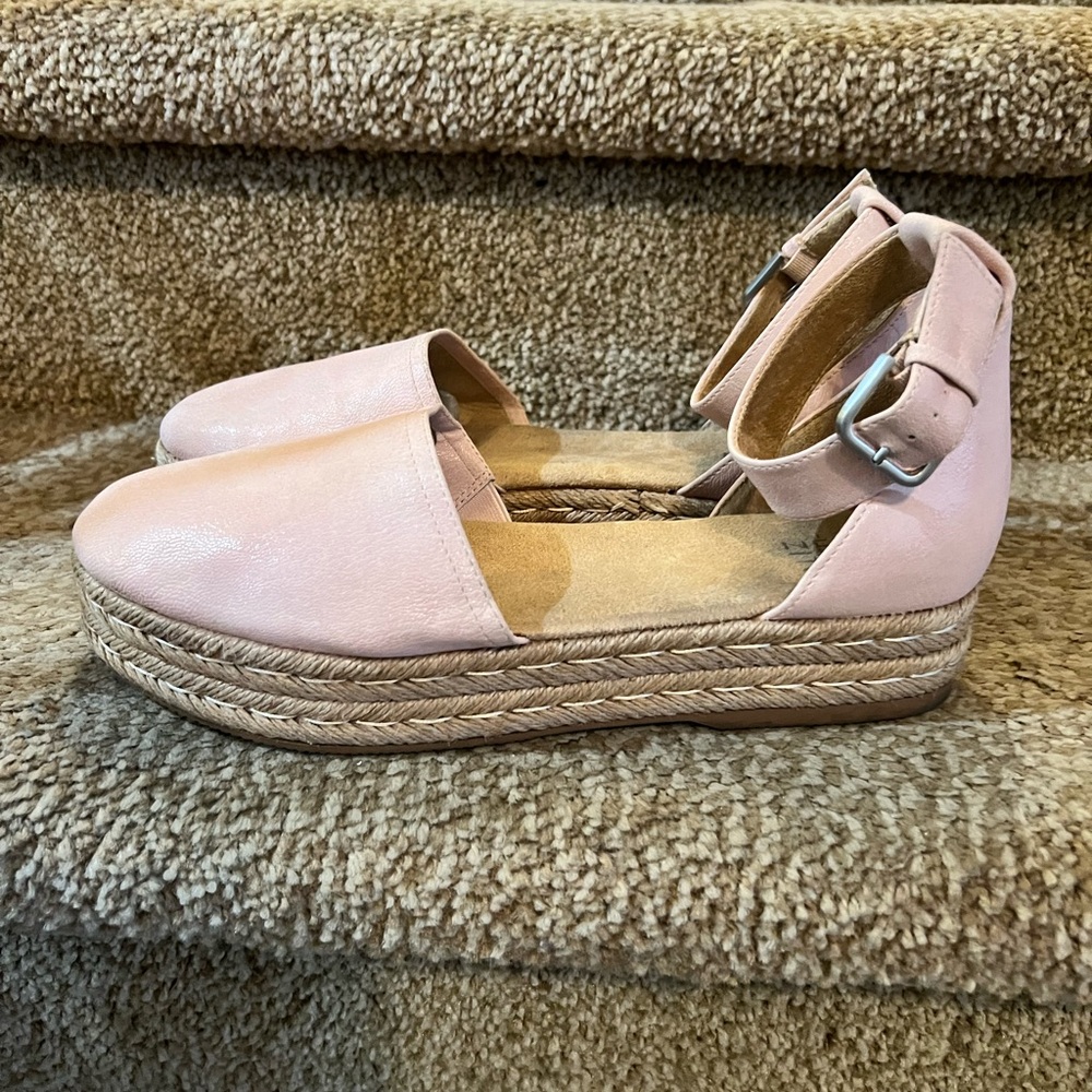 Naturalizer. Pink Espadrille Platform Sandals